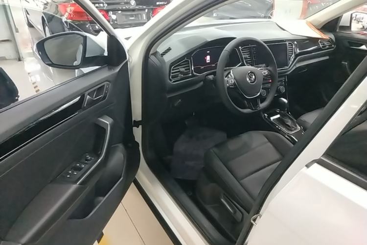 Used Volkswagen T-ROC 2021 280TSI DSG Two-Wheel Drive Comfort Connect Edition Driver Seat