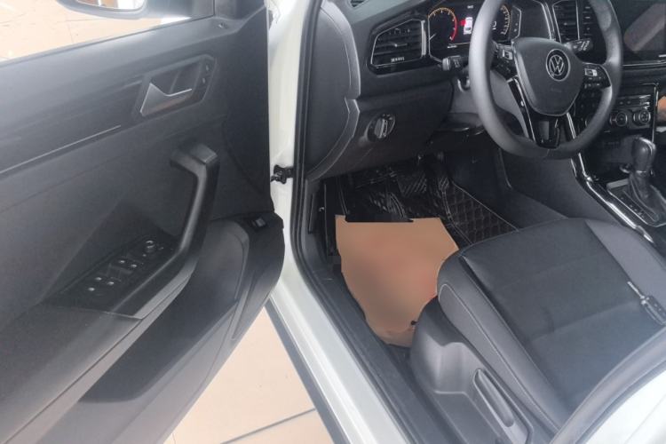 Used Volkswagen T-ROC 2021 280TSI DSG Two-Wheel Drive Comfort Connect Edition Driver Seat