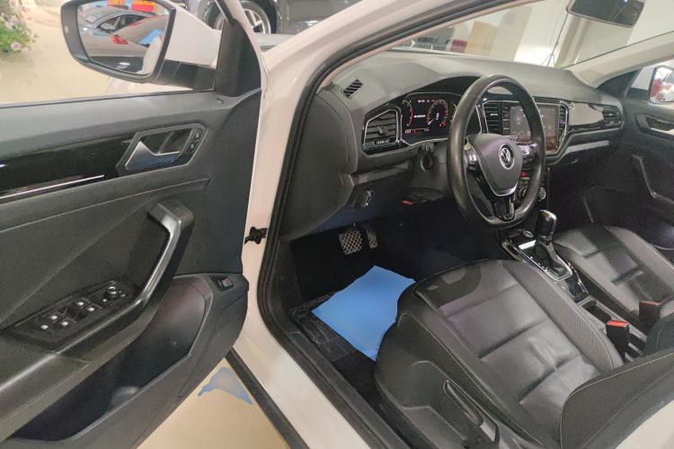 Used Volkswagen T-ROC 2021 280TSI DSG Two-Wheel Drive Comfort Connect Edition Driver Seat
