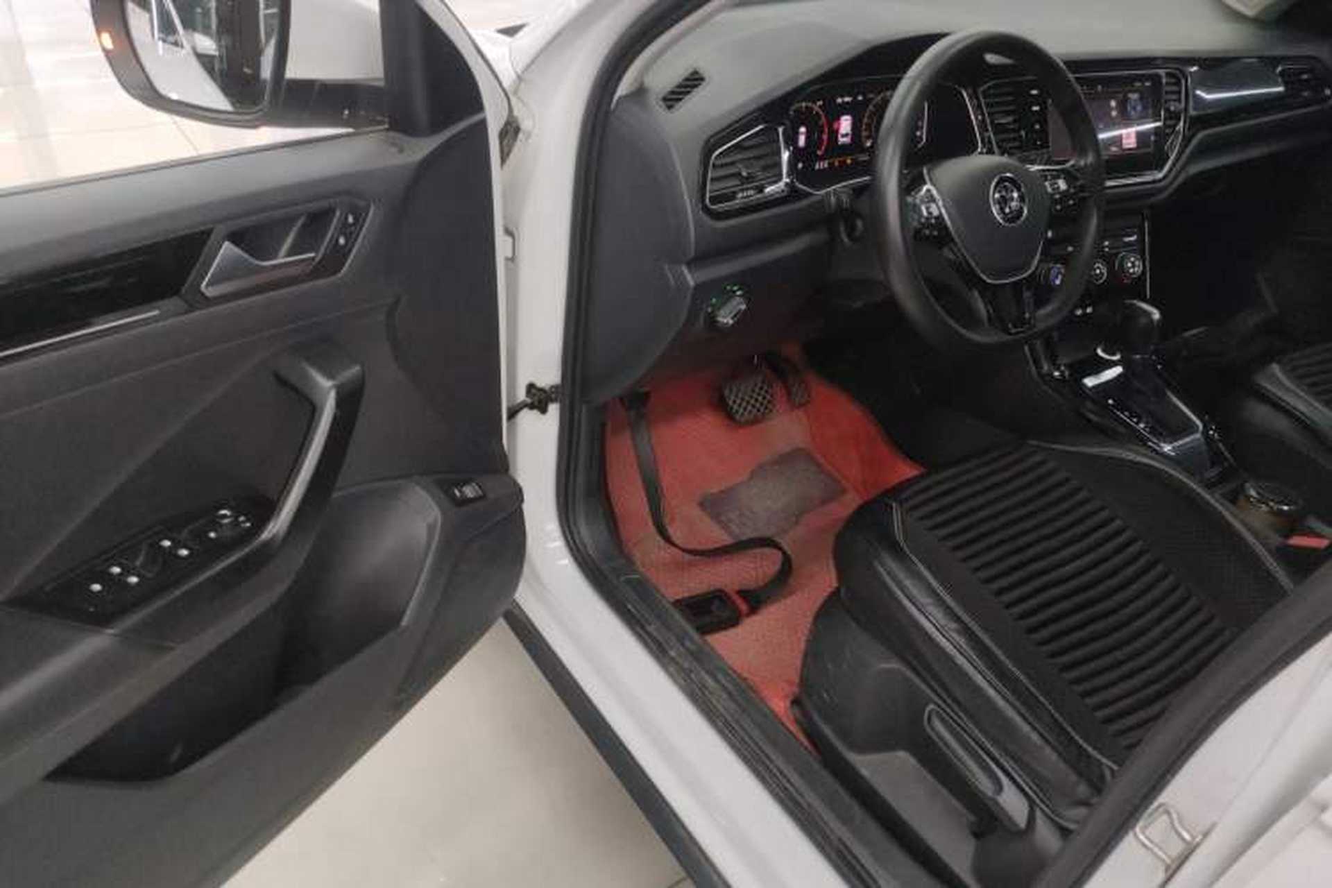 Used Volkswagen T-ROC 2021 280TSI DSG Two-Wheel Drive Comfort Connect Edition Driver Seat