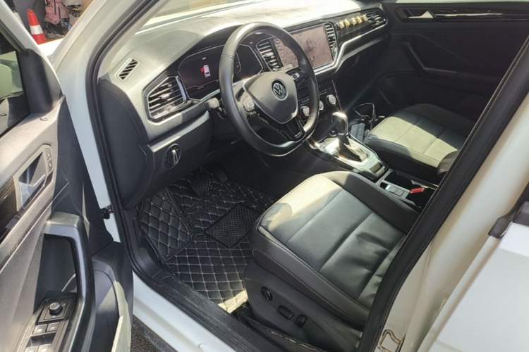 Used Volkswagen T-ROC 2021 280TSI DSG Two-Wheel Drive Comfort Connect Edition Driver Seat