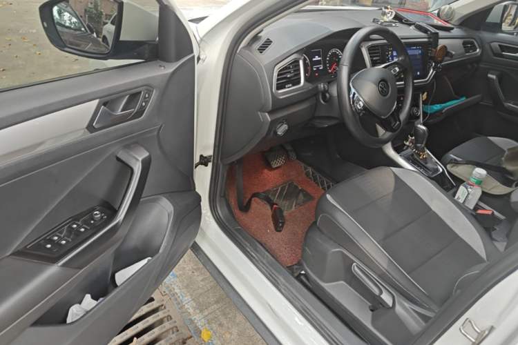 Used Volkswagen T-ROC 2021 280TSI DSG Two-Wheel Drive Elite Connect Edition Driver Seat