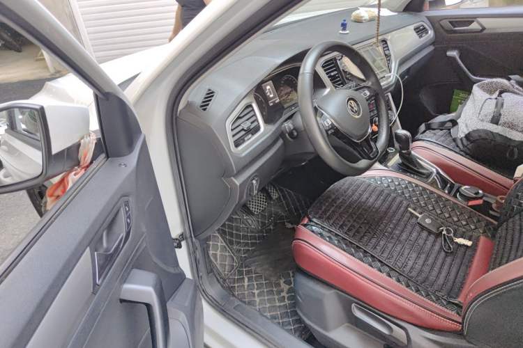 Used Volkswagen T-ROC 2021 280TSI DSG Two-Wheel Drive Elite Connect Edition Driver Seat