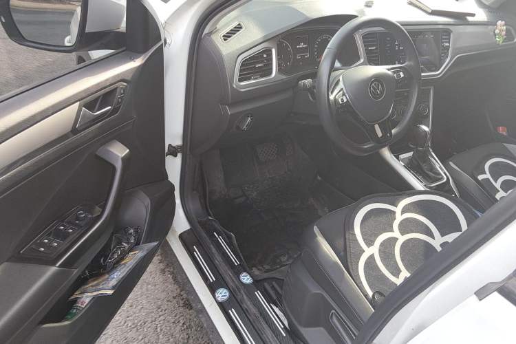 Used Volkswagen T-ROC 2021 280TSI DSG Two-Wheel Drive Elite Connect Edition Driver Seat