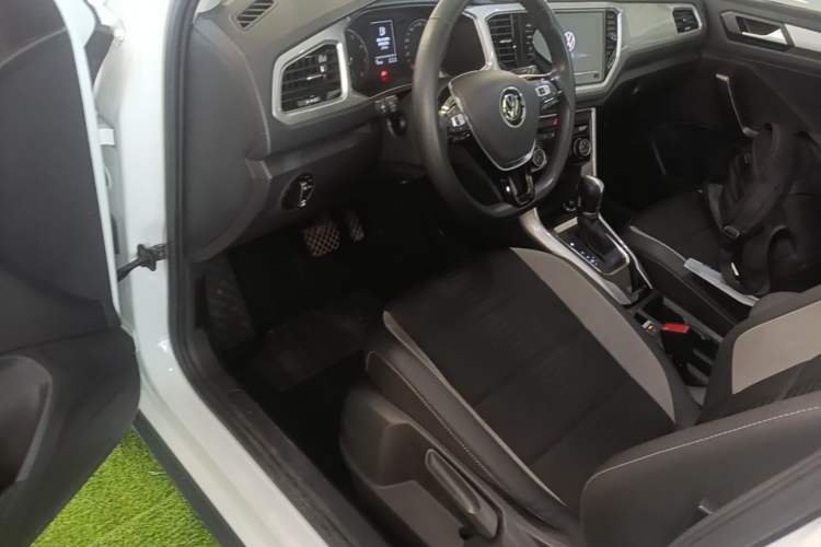 Used Volkswagen T-ROC 2021 280TSI DSG Two-Wheel Drive Elite Connect Edition Driver Seat