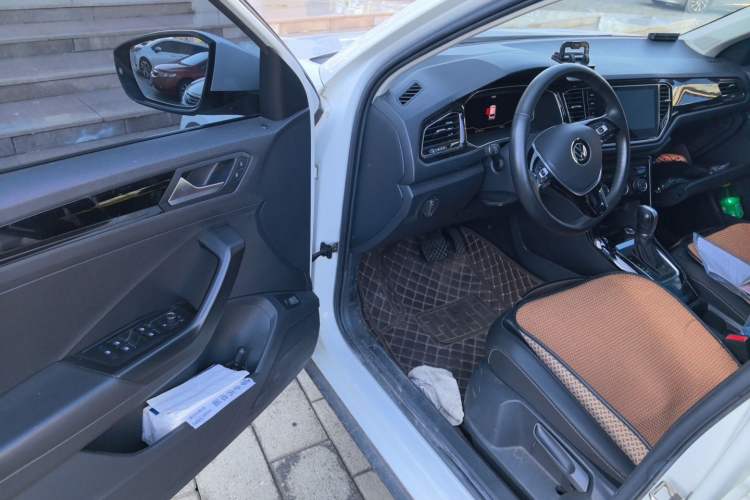 Used Volkswagen T-ROC 2021 280TSI DSG Two-Wheel Drive Comfort Connect Edition Driver Seat