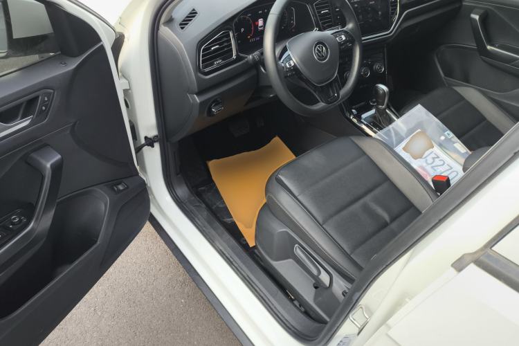 Used Volkswagen T-ROC 2021 280TSI DSG Two-Wheel Drive Comfort Connect Edition Driver Seat