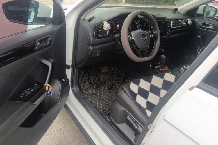 Used Volkswagen T-ROC 2021 280TSI DSG Two-Wheel Drive Comfort Connect Edition Driver Seat