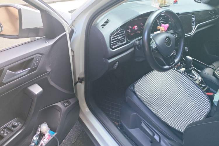 Used Volkswagen T-ROC 2021 280TSI DSG Two-Wheel Drive Comfort Connect Edition Driver Seat