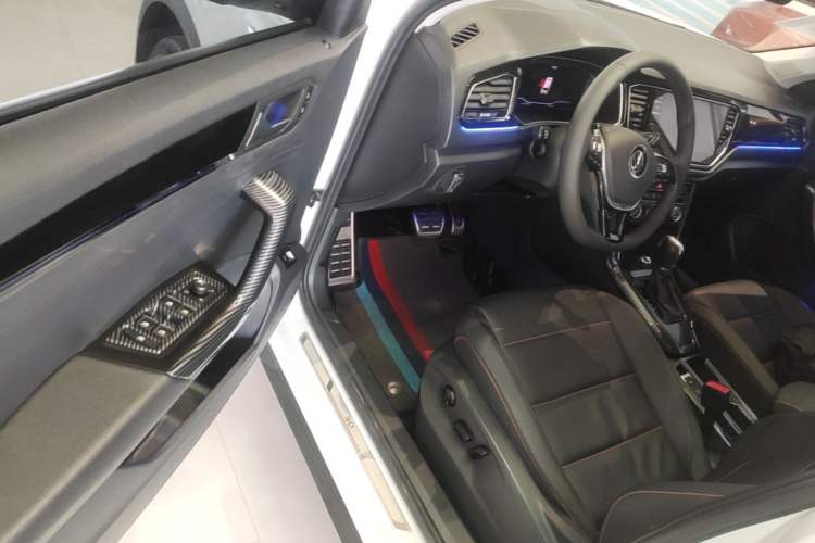 Used Volkswagen T-ROC 2021 280TSI DSG Two-Wheel Drive Comfort Connect 30th Anniversary Edition Driver Seat
