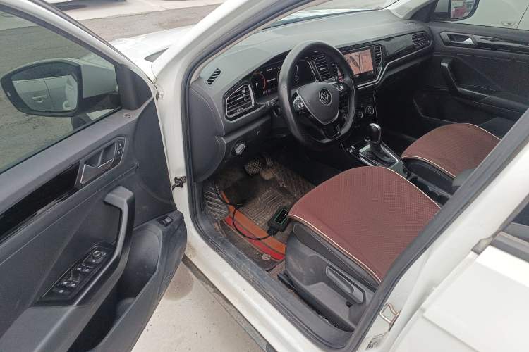 Used Volkswagen T-ROC 2021 280TSI DSG Two-Wheel Drive Comfort Connect Edition Driver Seat
