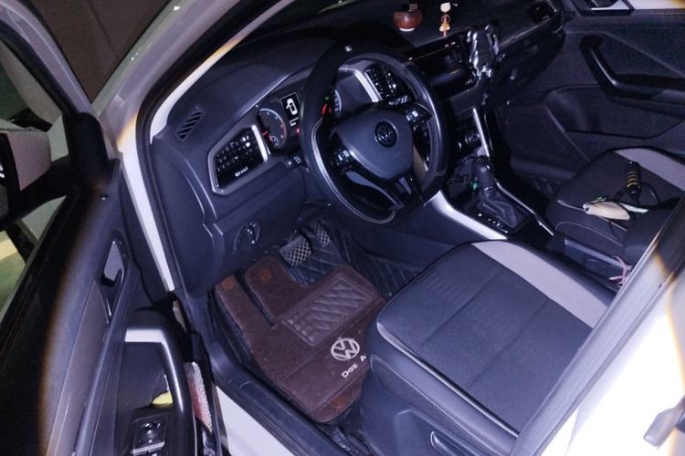 Used Volkswagen T-ROC 2021 280TSI DSG Two-Wheel Drive Elite Connect Edition Driver Seat