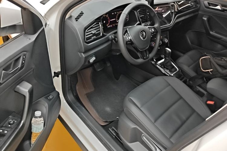 Used Volkswagen T-ROC 2021 280TSI DSG Two-Wheel Drive Comfort Connect Edition Driver Seat