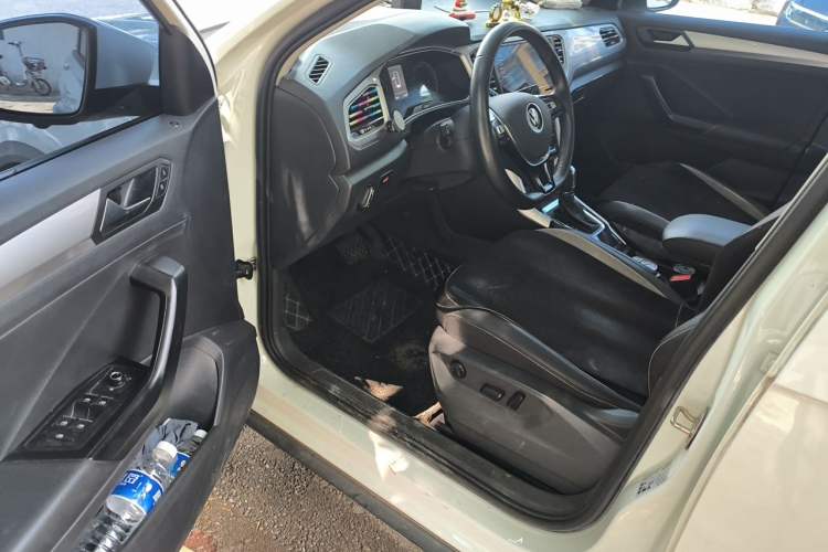 Used Volkswagen T-ROC 2021 280TSI DSG Two-Wheel Drive Elite Connect Edition Driver Seat