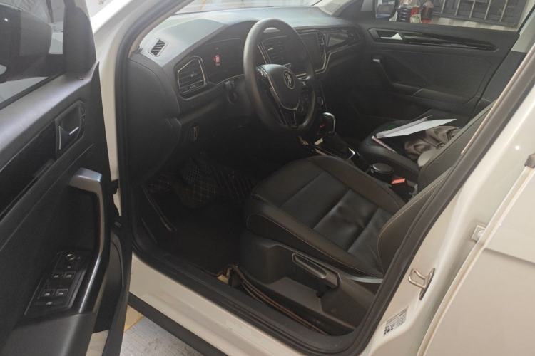 Used Volkswagen T-ROC 2021 280TSI DSG Two-Wheel Drive Comfort Connect Edition Driver Seat