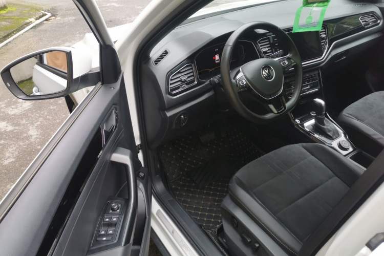 Used Volkswagen T-ROC 2021 Revised Version 280TSI DSG All-Wheel Drive Luxury Connected Edition Driver Seat