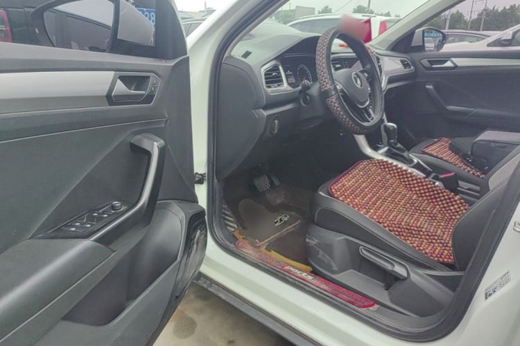 Used Volkswagen T-ROC 2021 280TSI DSG Two-Wheel Drive Elite Connect Edition Driver Seat