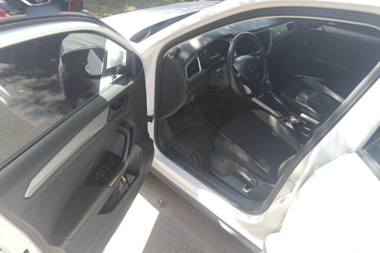 Used Volkswagen T-ROC 2021 Revised Version 280TSI DSG Two-Wheel Drive Elite Connect Edition Driver Seat