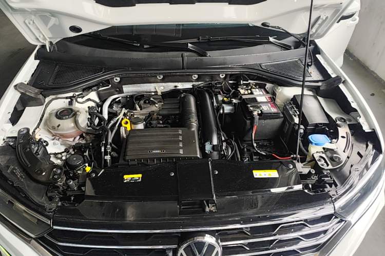 Used Volkswagen T-ROC 2021 280TSI DSG Two-Wheel Drive Elite Connect Edition Engine Bay