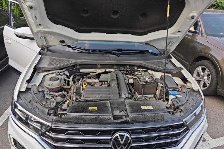 Used Volkswagen T-ROC 2021 280TSI DSG Two-Wheel Drive Comfort Connect Edition Engine Bay