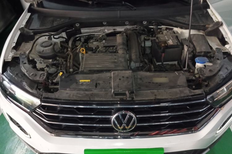 Used Volkswagen T-ROC 2021 280TSI DSG Two-Wheel Drive Elite Connect Edition Engine Bay