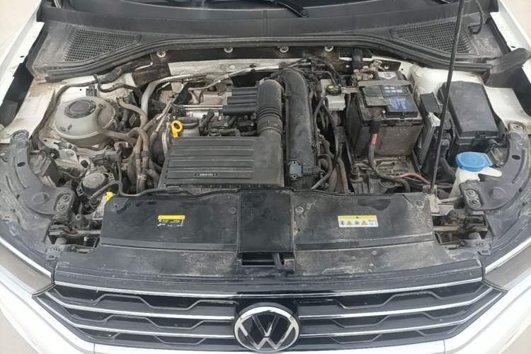 Used Volkswagen T-ROC 2021 280TSI DSG Two-Wheel Drive Elite Connect Edition Engine Bay