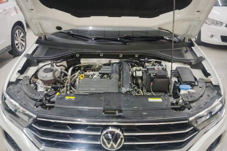Used Volkswagen T-ROC 2021 280TSI DSG Two-Wheel Drive Comfort Connect Edition Engine Bay