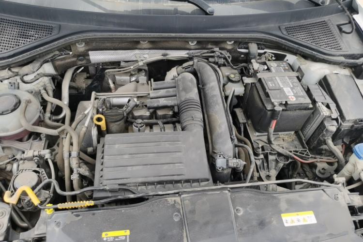 Used Volkswagen T-ROC 2021 280TSI DSG Two-Wheel Drive Elite Connect Edition Engine Bay