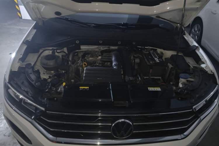 Used Volkswagen T-ROC 2021 280TSI DSG Two-Wheel Drive Elite Connect Edition Engine Bay