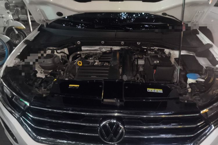 Used Volkswagen T-ROC 2021 280TSI DSG Two-Wheel Drive Elite Connect Edition Engine Bay
