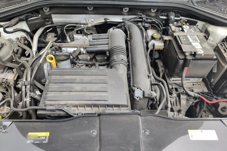 Used Volkswagen T-ROC 2021 280TSI DSG Two-Wheel Drive Elite Connect Edition Engine Bay