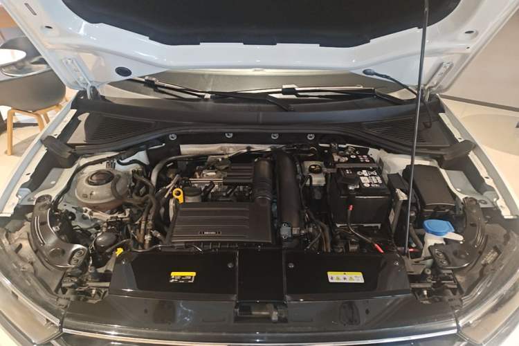 Used Volkswagen T-ROC 2021 Revised Version 280TSI DSG Two-Wheel Drive Elite Connect Edition Engine Bay