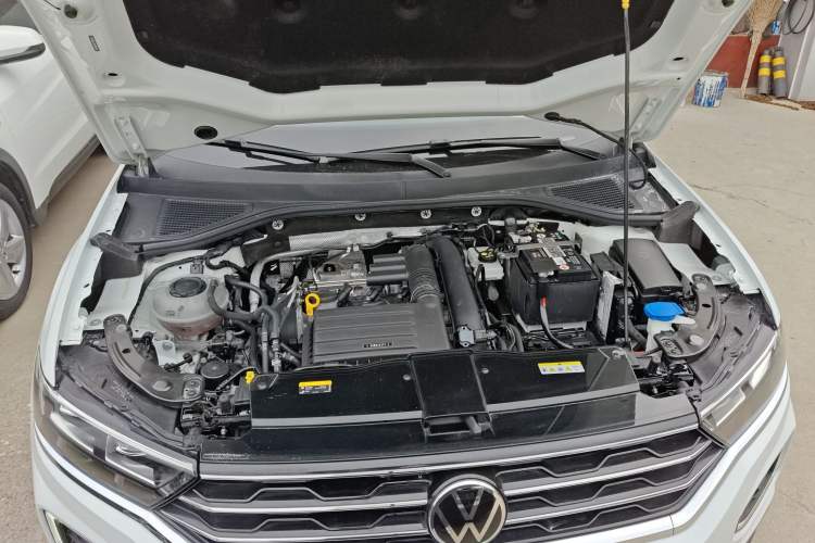 Used Volkswagen T-ROC 2021 280TSI DSG Two-Wheel Drive Comfort Connect Edition Engine Bay