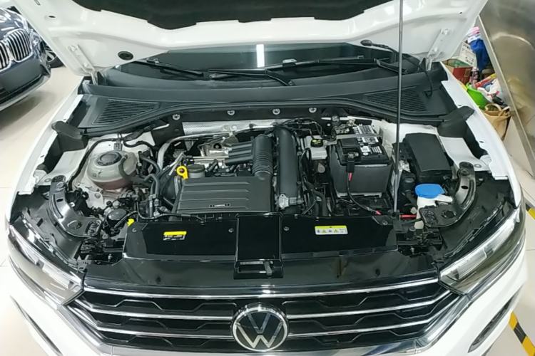 Used Volkswagen T-ROC 2021 280TSI DSG Two-Wheel Drive Comfort Connect Edition Engine Bay