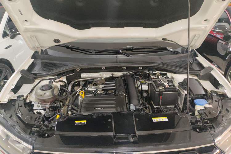 Used Volkswagen T-ROC 2021 280TSI DSG Two-Wheel Drive Comfort Connect Edition Engine Bay