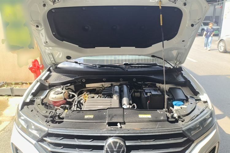 Used Volkswagen T-ROC 2021 280TSI DSG Two-Wheel Drive Comfort Connect Edition Engine Bay