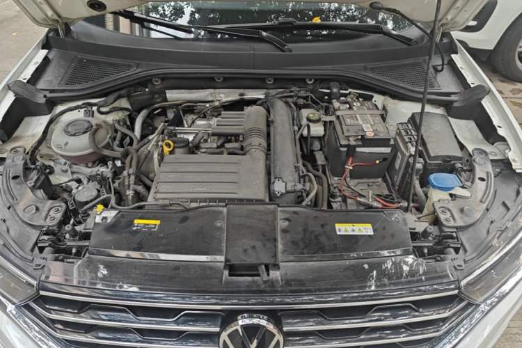 Used Volkswagen T-ROC 2021 280TSI DSG Two-Wheel Drive Elite Connect Edition Engine Bay