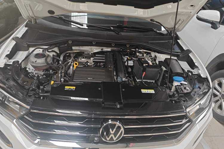 Used Volkswagen T-ROC 2021 280TSI DSG Two-Wheel Drive Comfort Connect 30th Anniversary Edition Engine Bay