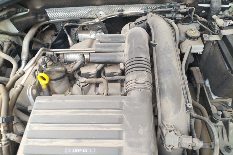 Used Volkswagen T-ROC 2021 280TSI DSG Two-Wheel Drive Comfort Connect Edition Engine Bay