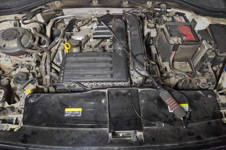 Used Volkswagen T-ROC 2021 280TSI DSG Two-Wheel Drive Comfort Connect Edition Engine Bay