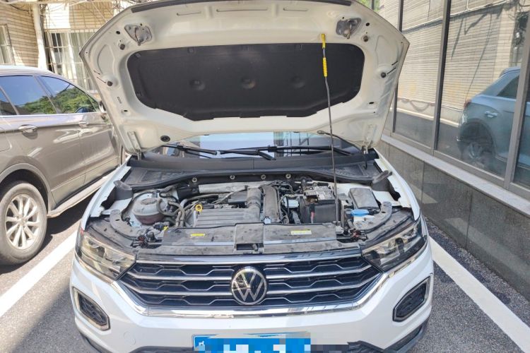 Used Volkswagen T-ROC 2021 280TSI DSG Two-Wheel Drive Elite Connect Edition Engine Bay
