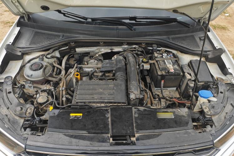 Used Volkswagen T-ROC 2021 280TSI DSG Two-Wheel Drive Comfort Connect Edition Engine Bay