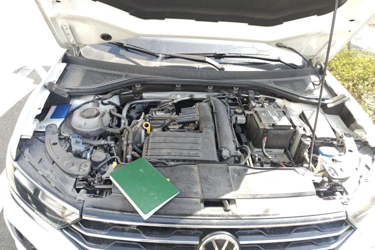 Used Volkswagen T-ROC 2021 280TSI DSG Two-Wheel Drive Comfort Connect Edition Engine Bay