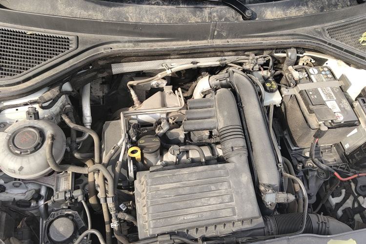 Used Volkswagen T-ROC 2021 280TSI DSG Two-Wheel Drive Elite Connect Edition Engine Bay