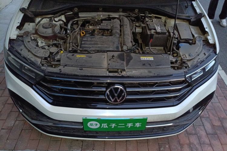 Used Volkswagen T-ROC 2021 280TSI DSG Two-Wheel Drive R-Line Pro Connected Version Engine Bay