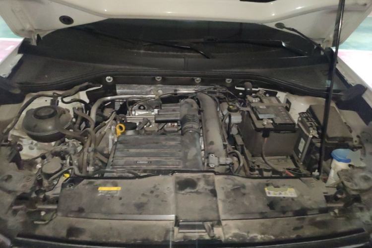 Used Volkswagen T-ROC 2021 280TSI DSG Two-Wheel Drive Elite Connect Edition Engine Bay