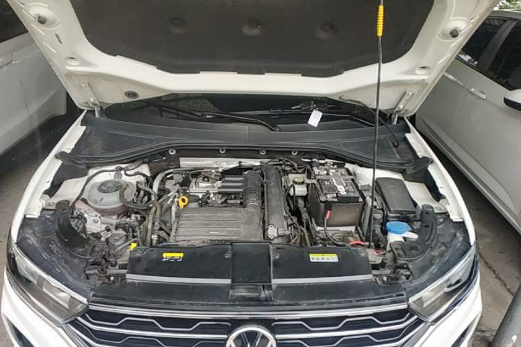 Used Volkswagen T-ROC 2021 280TSI DSG Two-Wheel Drive Elite Connect Edition Engine Bay