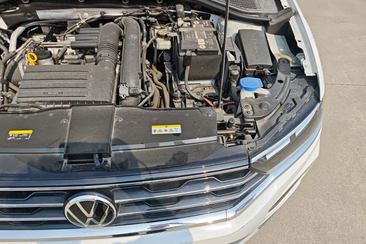 Used Volkswagen T-ROC 2021 280TSI DSG Two-Wheel Drive Elite Connect Edition Engine Bay Left