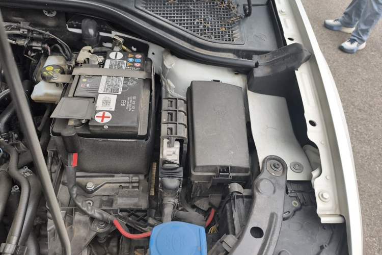 Used Volkswagen T-ROC 2021 280TSI DSG Two-Wheel Drive Elite Connect Edition Engine Bay Left