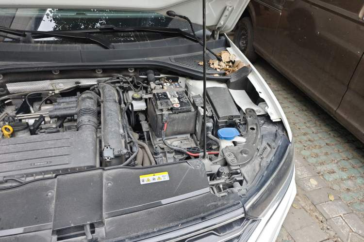 Used Volkswagen T-ROC 2021 280TSI DSG Two-Wheel Drive Comfort Connect Edition Engine Bay Left